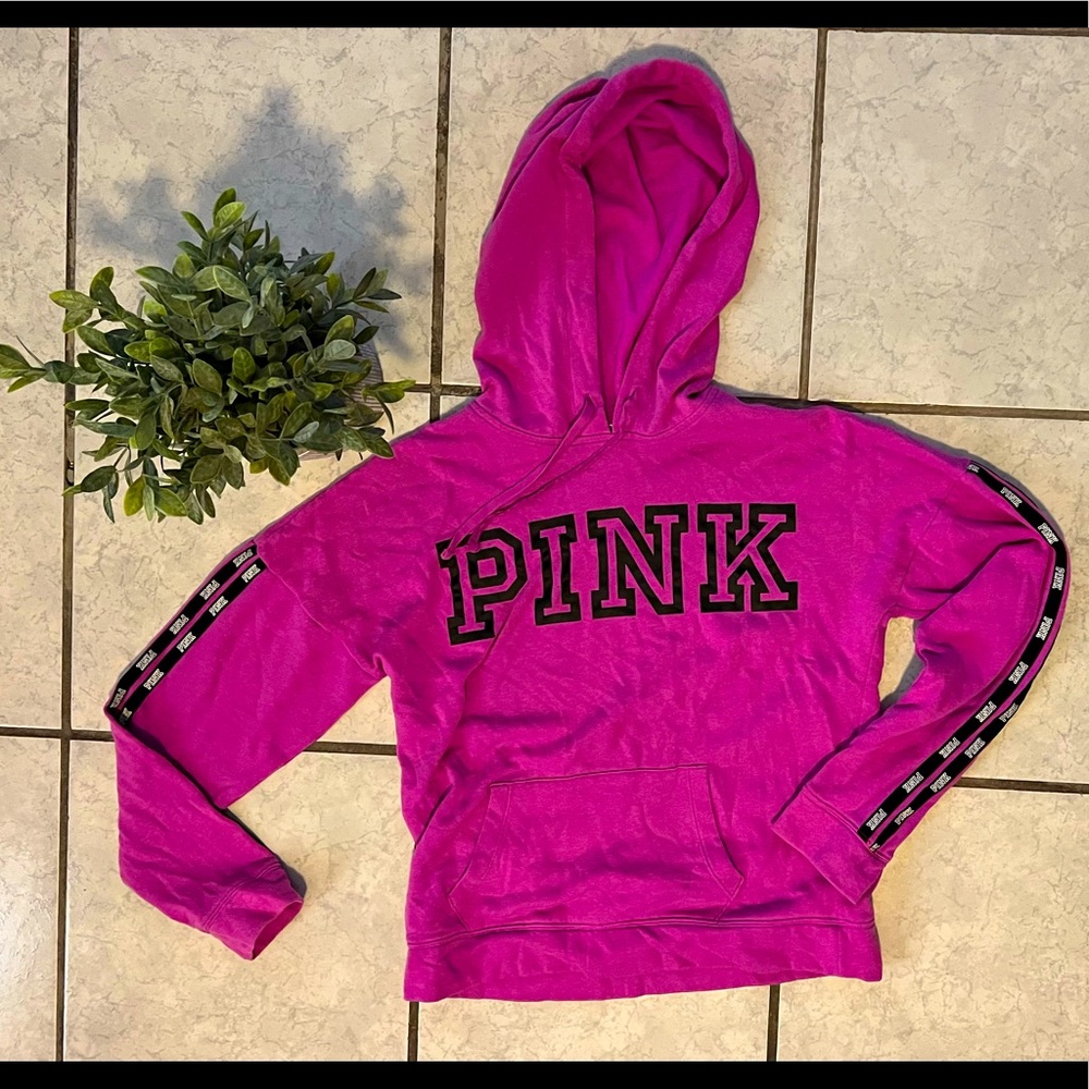 Victoria secret PINK hoodie. Size xs.